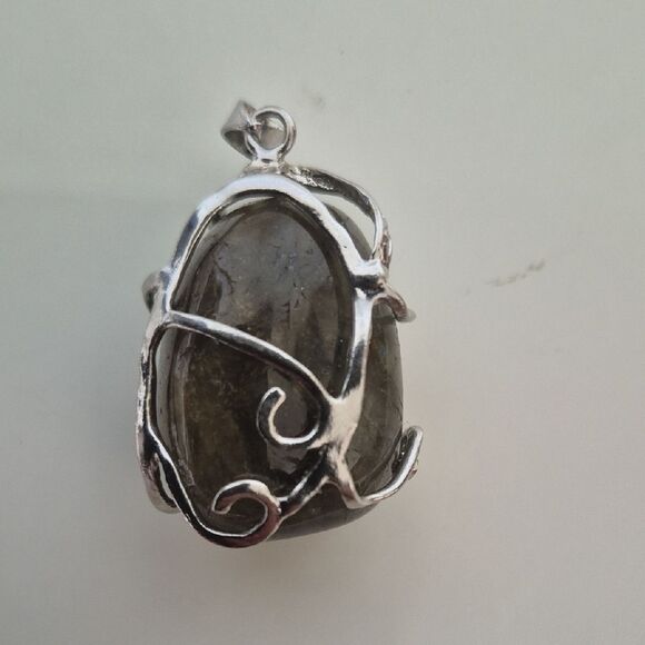 Labradorite Pendant Necklace in Silver Setting 18K GP - Picture 10 of 16